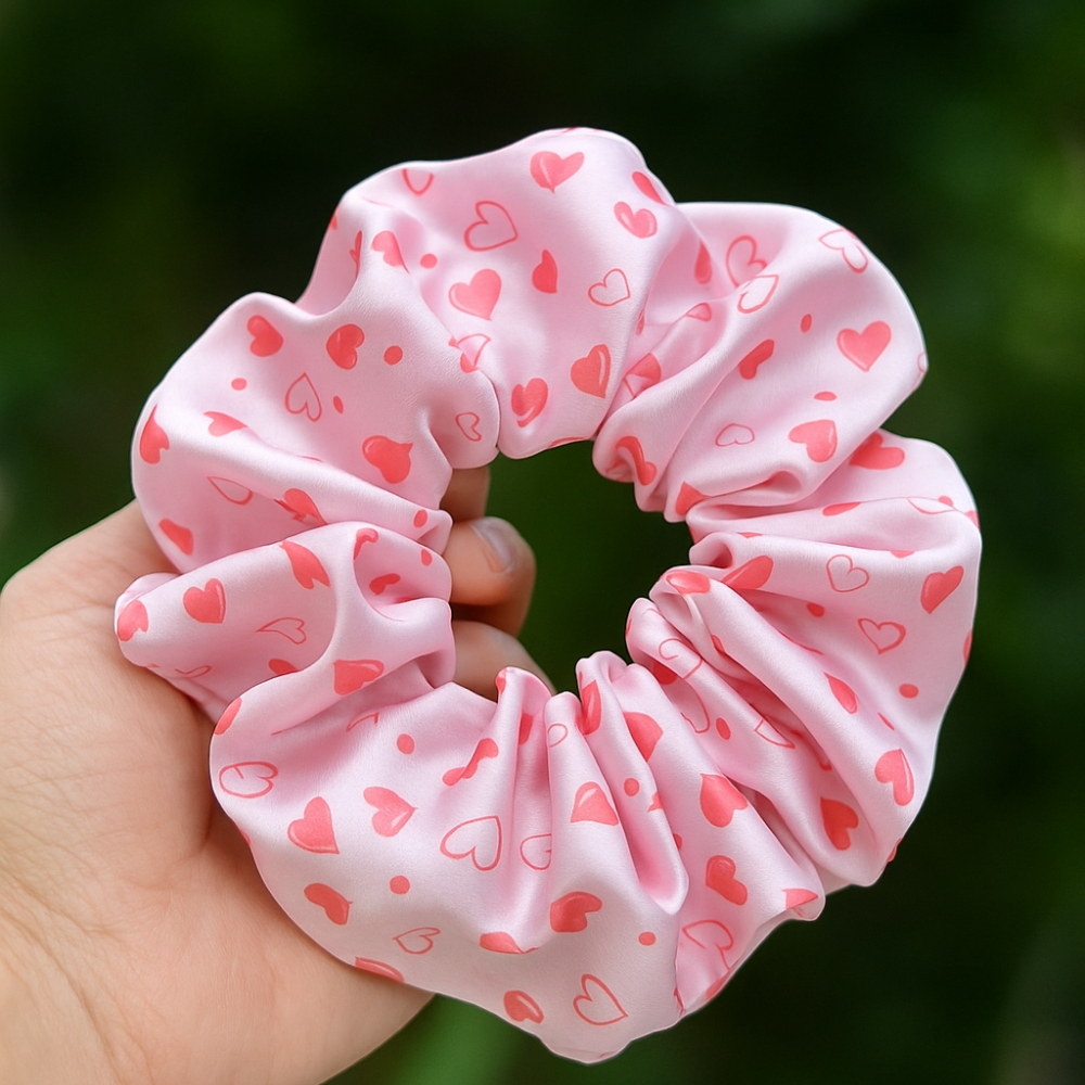 Twist of Love - Scrunchie